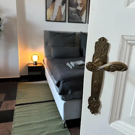 Exquisite 100qm An Der Spree Apartment Berlin