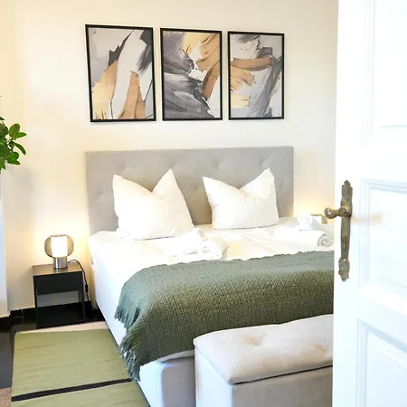 Exquisite 100qm An Der Spree Apartment